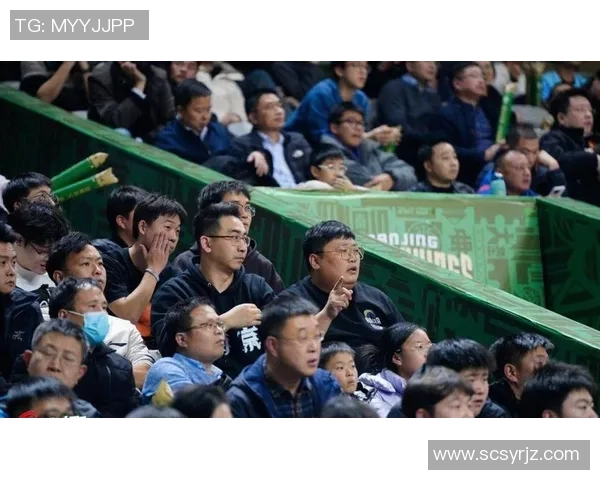 武汉篮球队团队协作引发热议球迷对战术配合与球员默契产生分歧